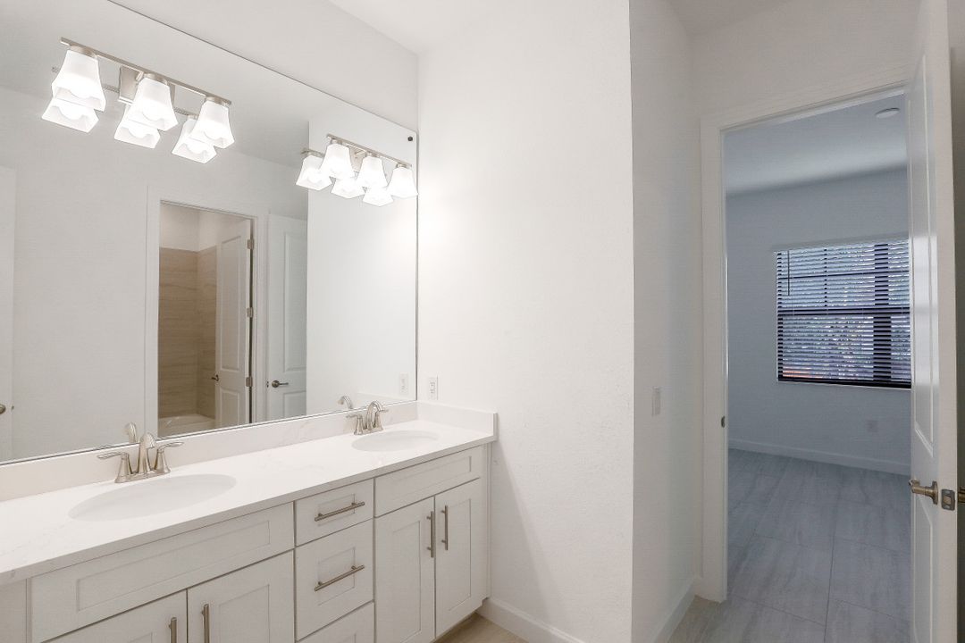 3154 Heather Glen Ct, Naples, FL 34114