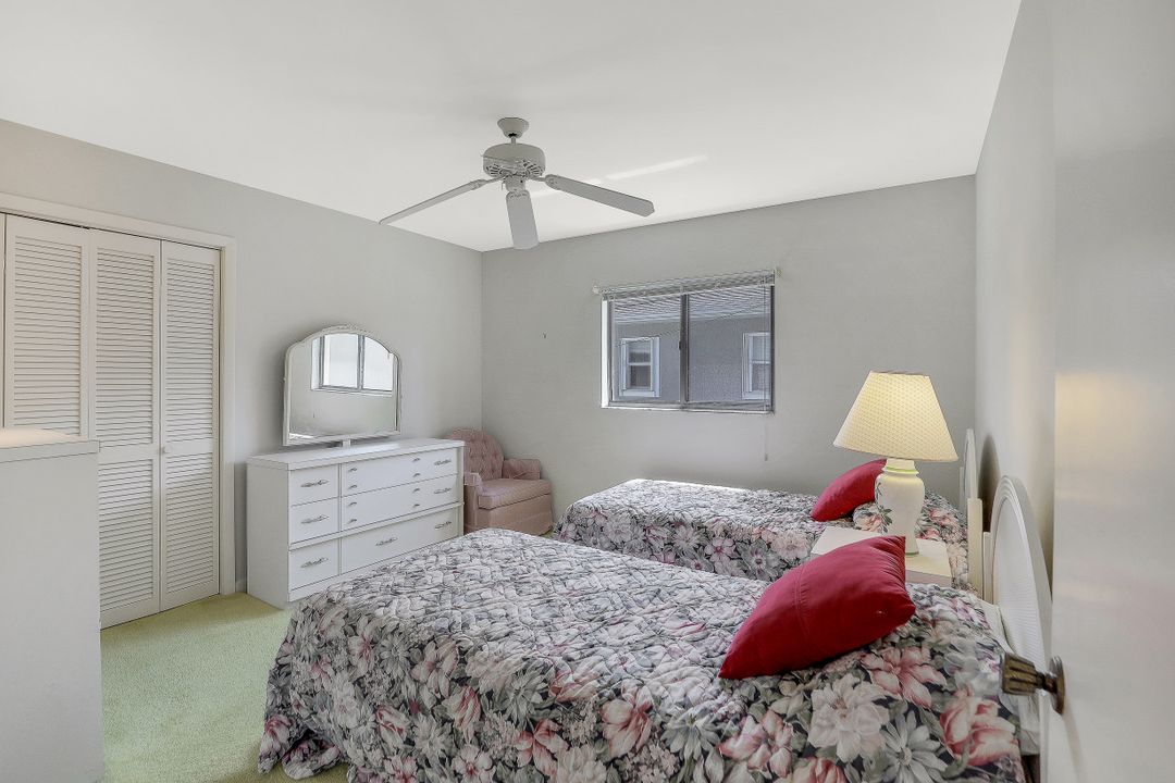 691 104th Ave N, Naples, FL 34108