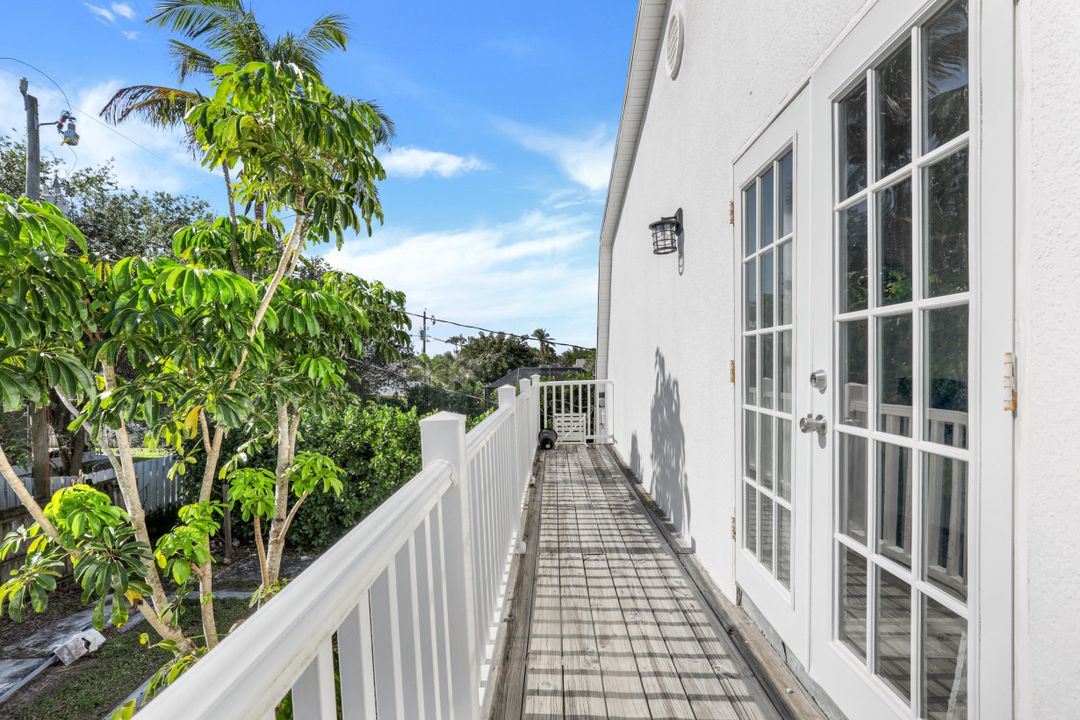 778 100th Ave N, Naples, FL 34108