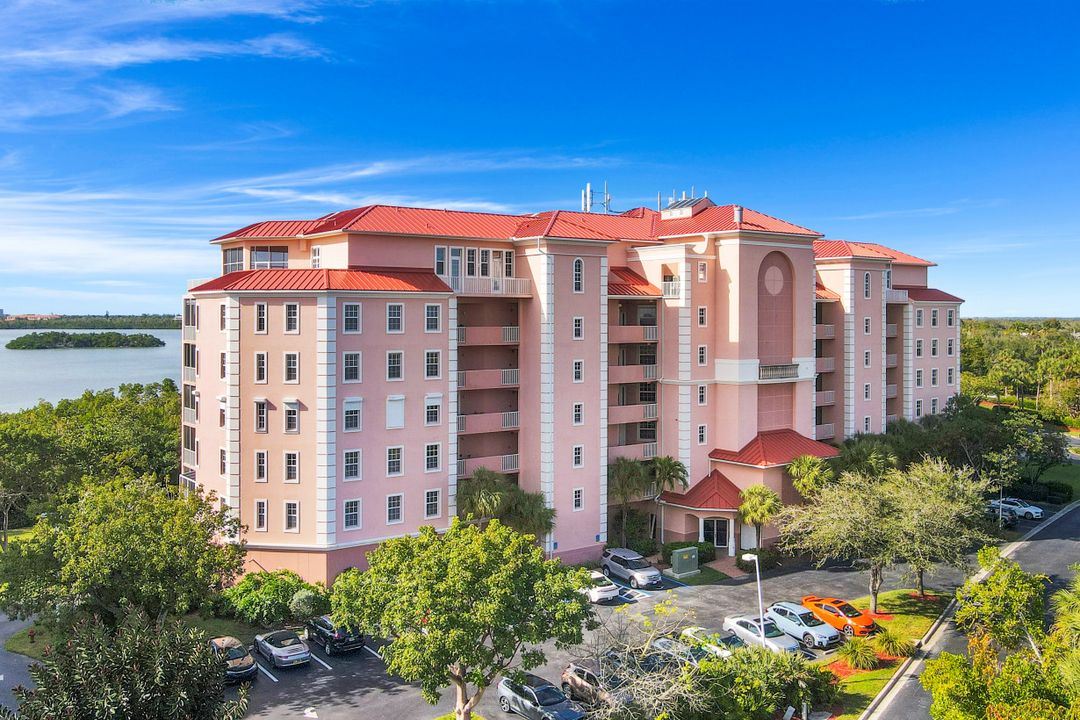 269 Vintage Bay Dr #24, Marco Island, FL 34145