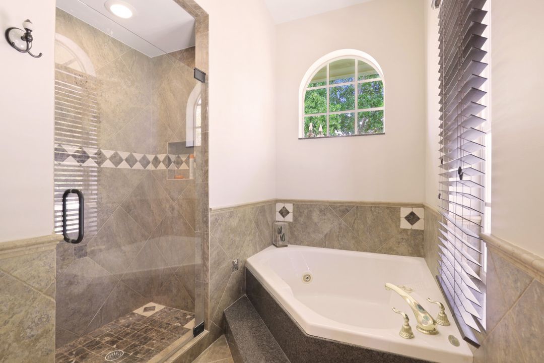 412 Barcelona Ct, Marco Island, FL 34145