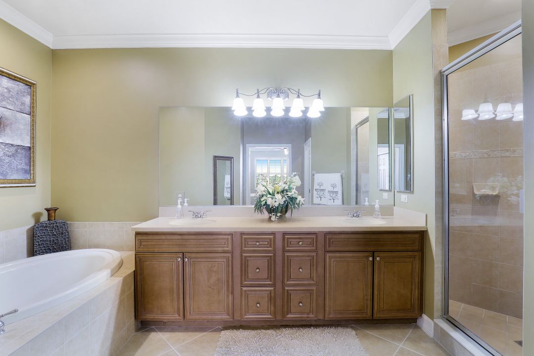 10498 Smoke House Bay Dr #201, Naples, FL 34120