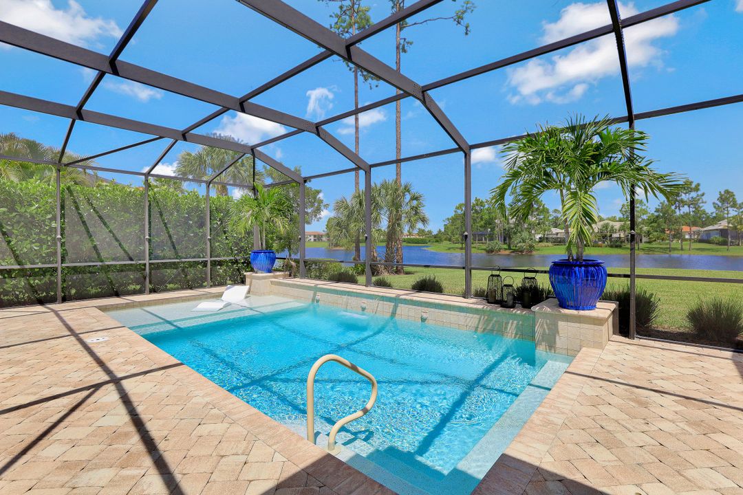 2155 Antigua Ln, Naples, FL 34120