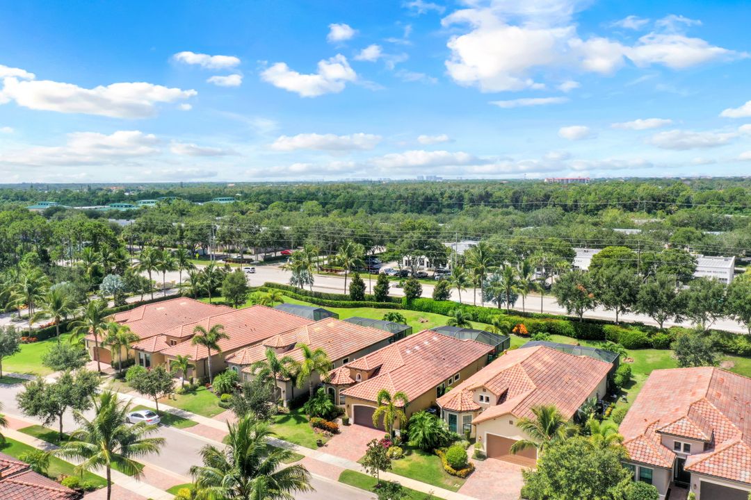 9097 Isla Bella Cir, Bonita Springs, FL 34135