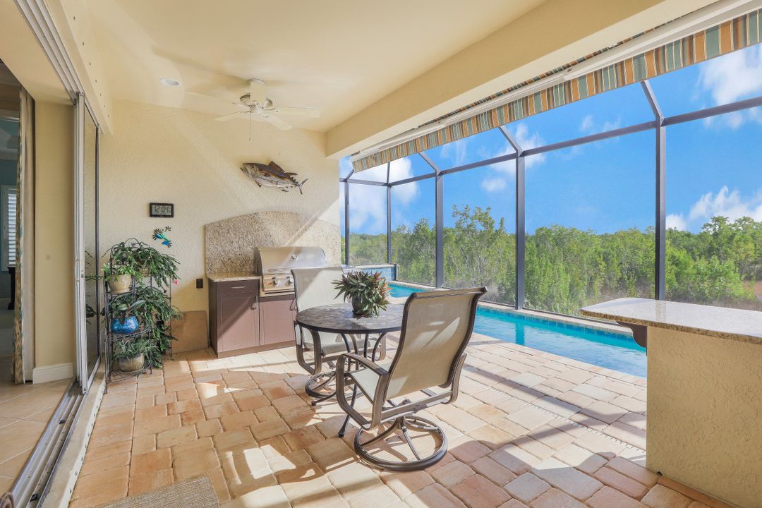 8542 Big Mangrove Dr, Fort Myers, FL 33908