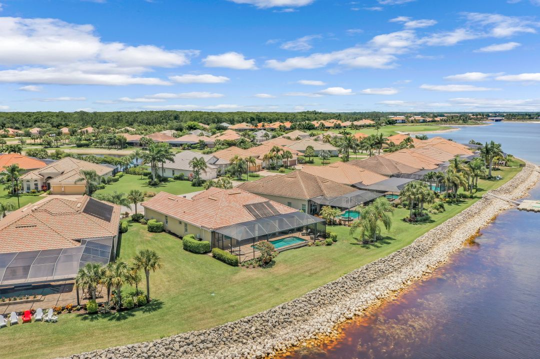 9075 Graphite Cir, Naples, FL 34120