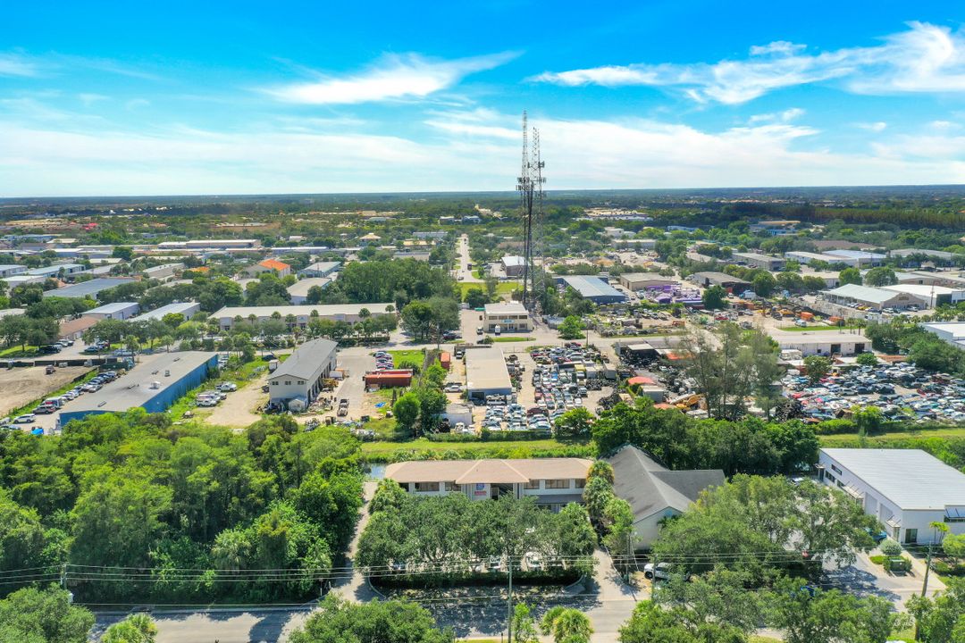 5430 Jaeger Rd, Naples, FL 34109