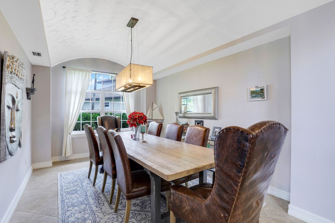 5119 Post Oak Ln, Naples, FL 34105