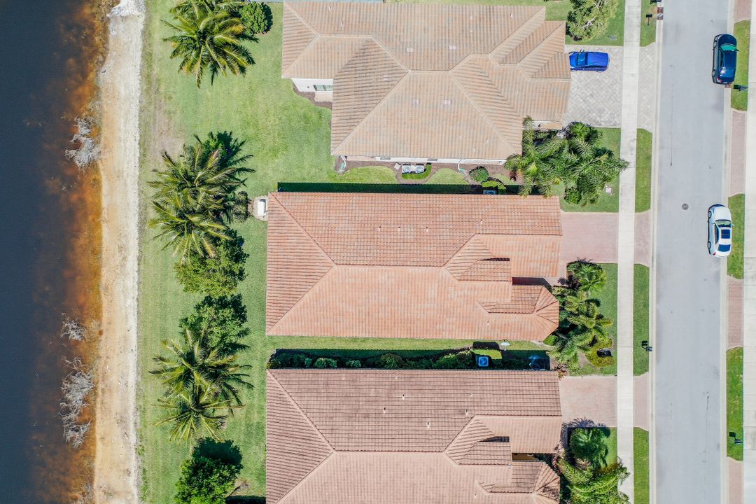 2797 Cinnamon Bay Cir, Naples, FL 34119