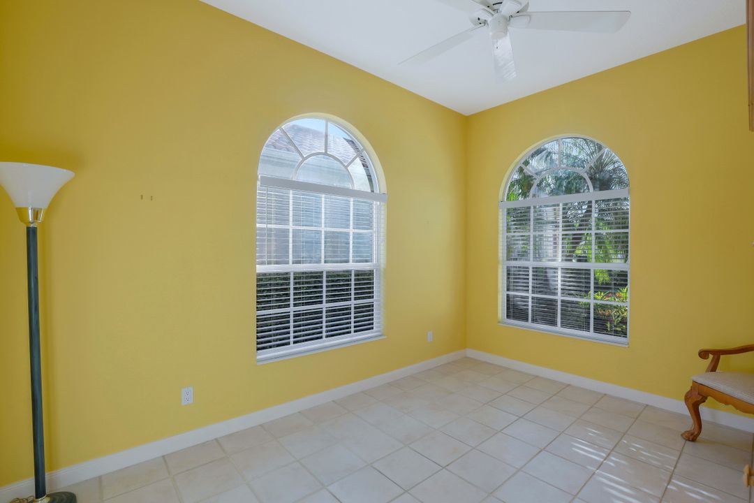 4462 Novato Ct, Naples, FL 34109