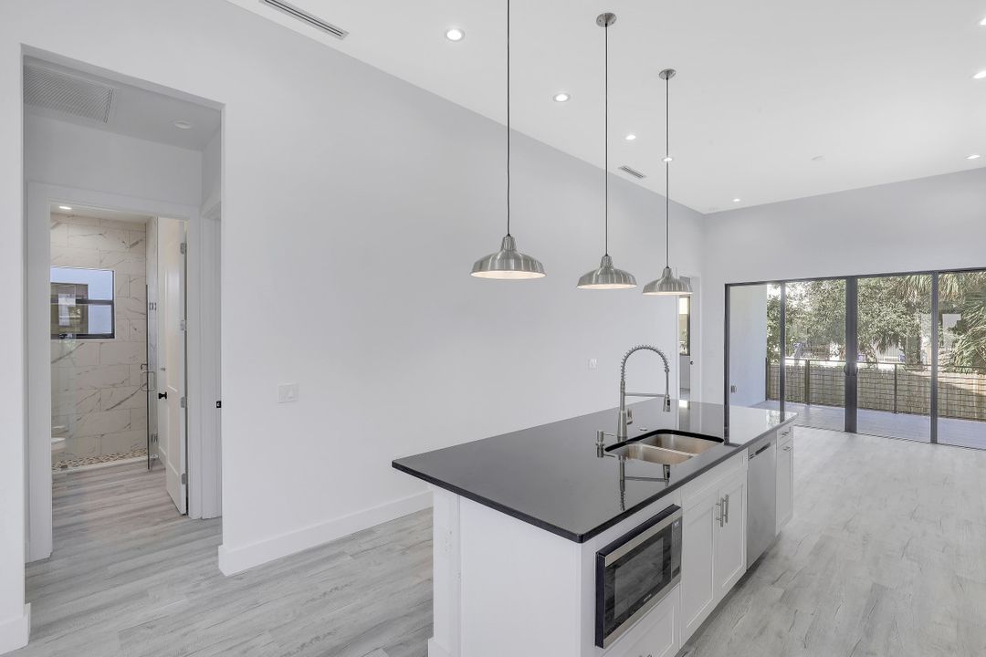 3021 Lunar St, Naples, FL 34112