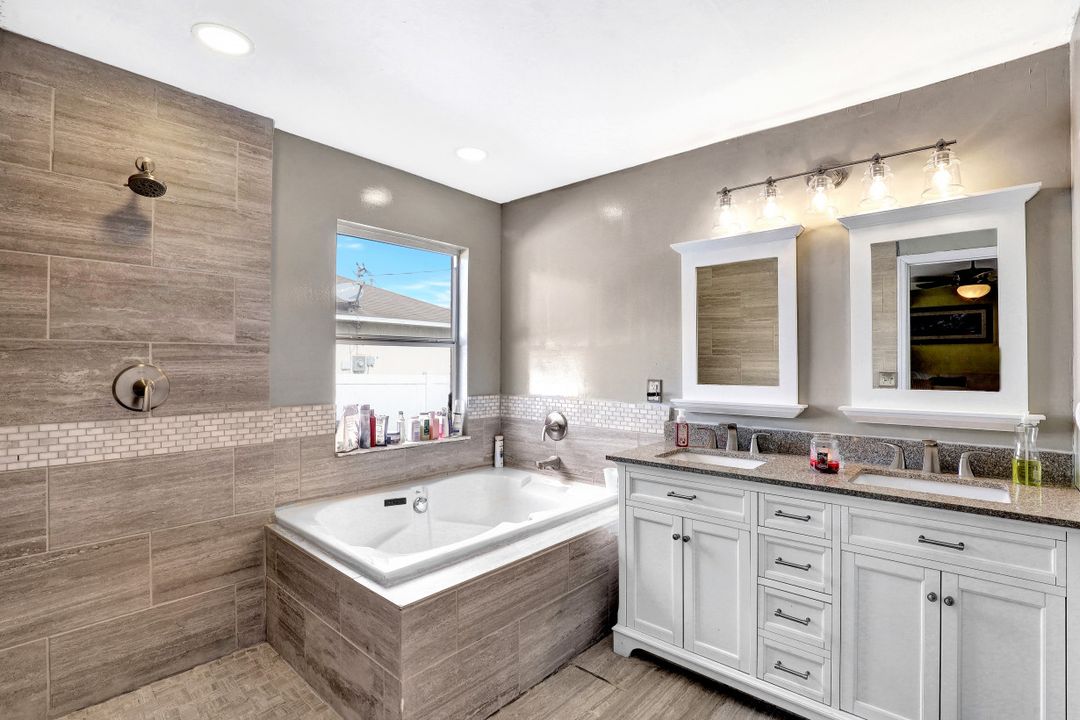 2854 NW 3rd Pl, Cape Coral, FL 33993