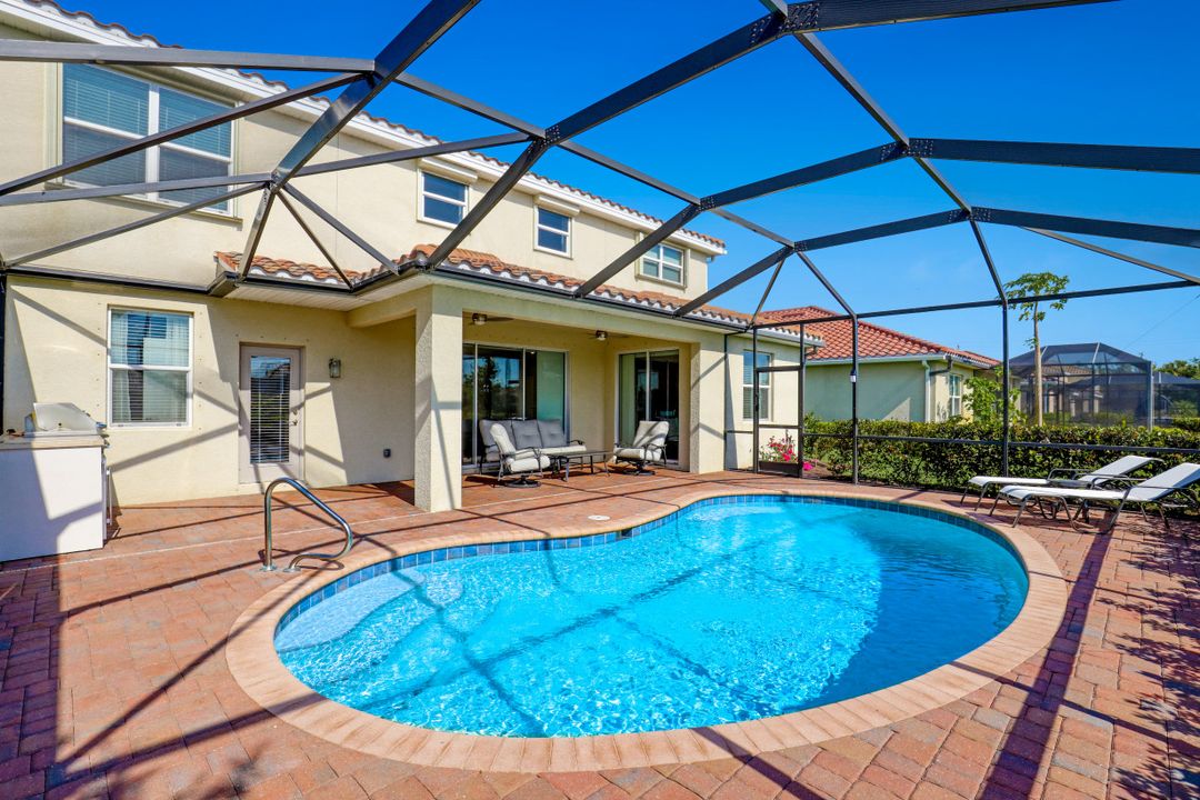 2262 Vermont Ln, Naples, FL 34120