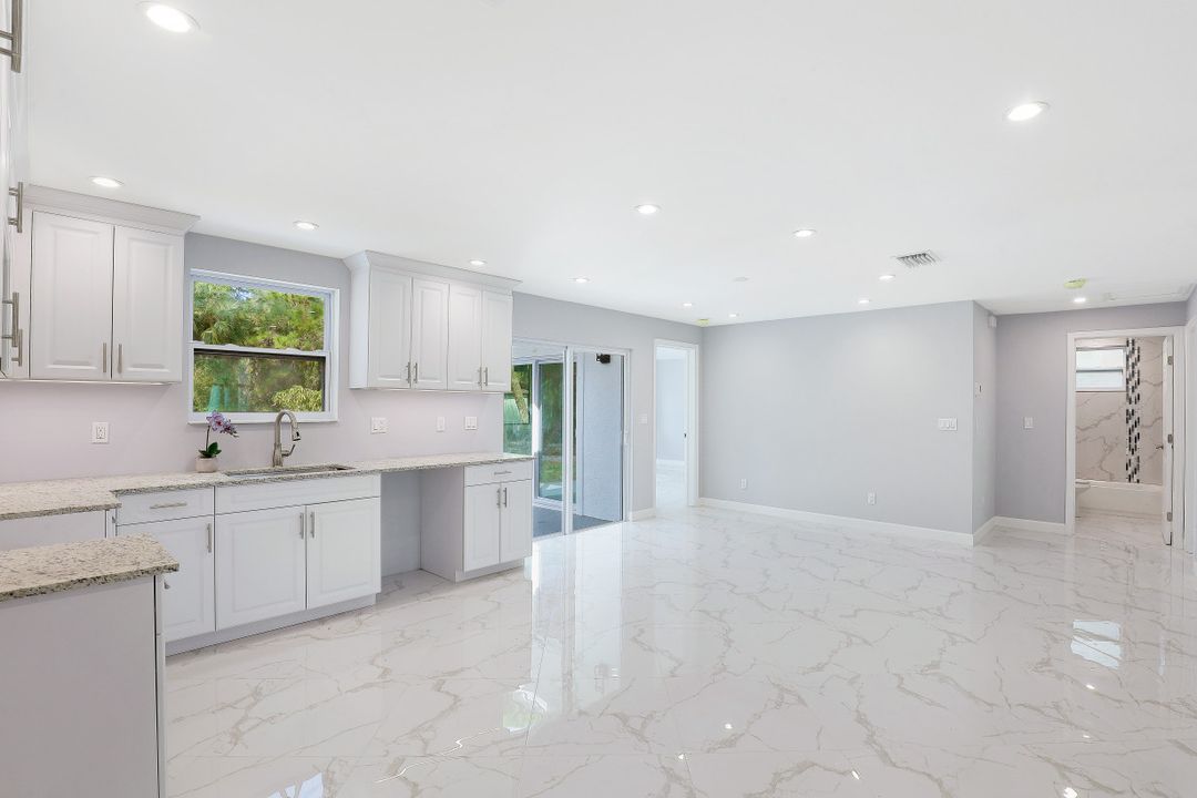 241 12th St SE, Naples, FL 34117