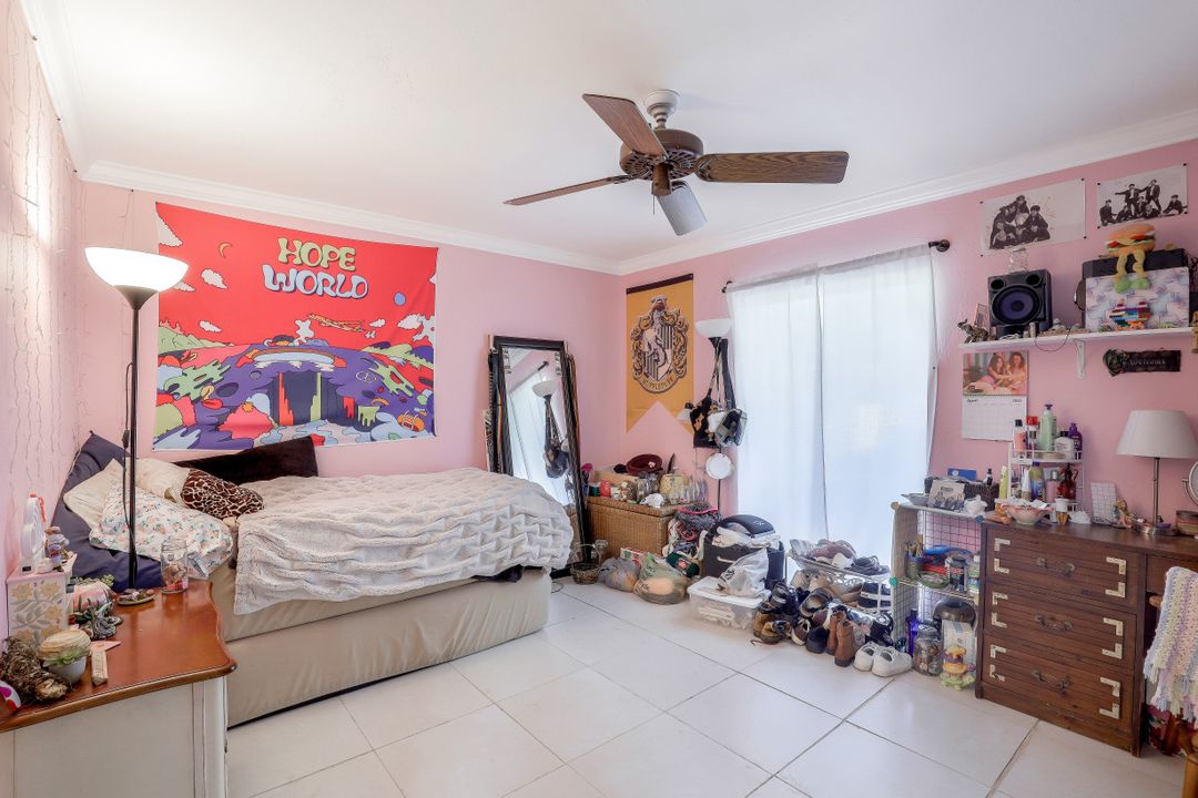 781 11th St SW, Naples, FL 34117