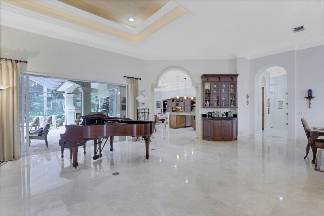 795 Brentwood Point, Naples, FL 34110