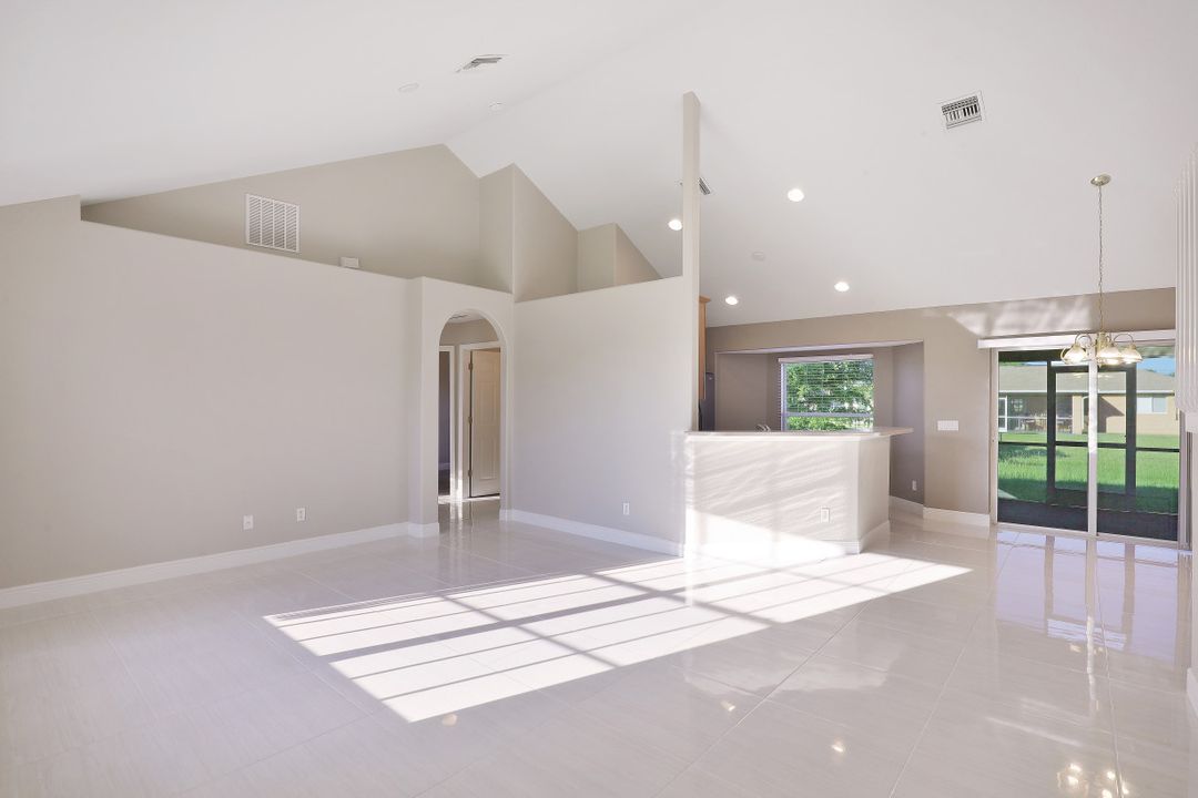 138 SE 4th Pl, Cape Coral, FL 33990