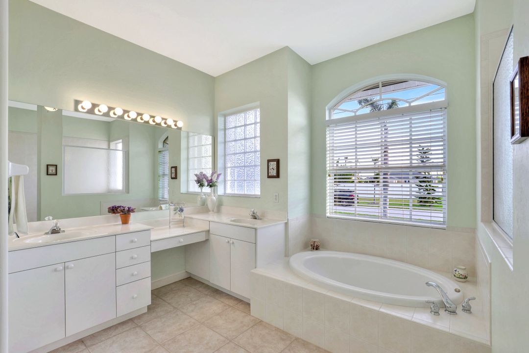 2709 SW 37th St, Cape Coral, FL 33914