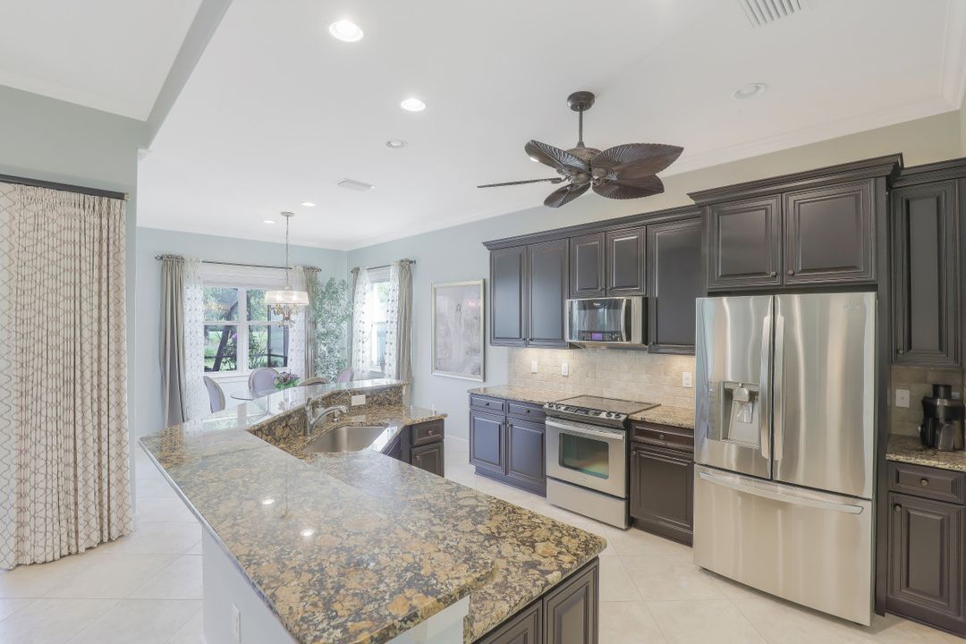 9090 Limestone Ln, Naples, FL 34120