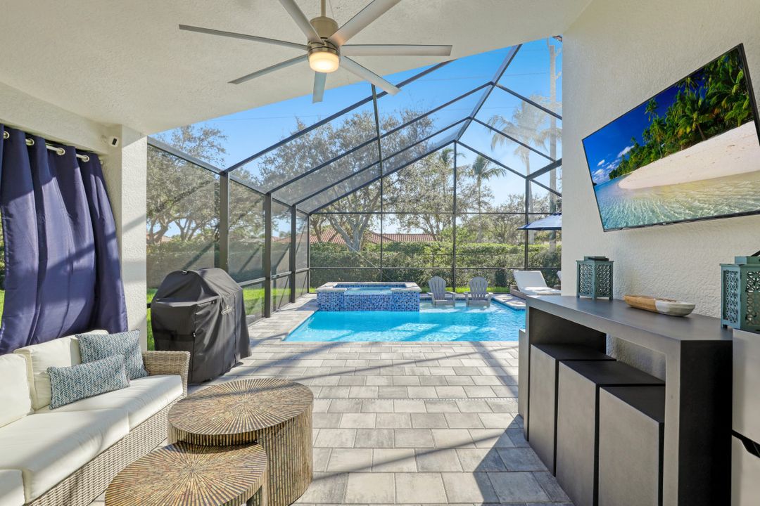 1671 Triangle Palm Terrace, Naples, FL 34119