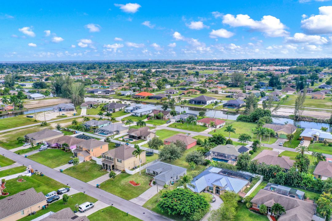 326 SW 19th Ln, Cape Coral, FL 33991