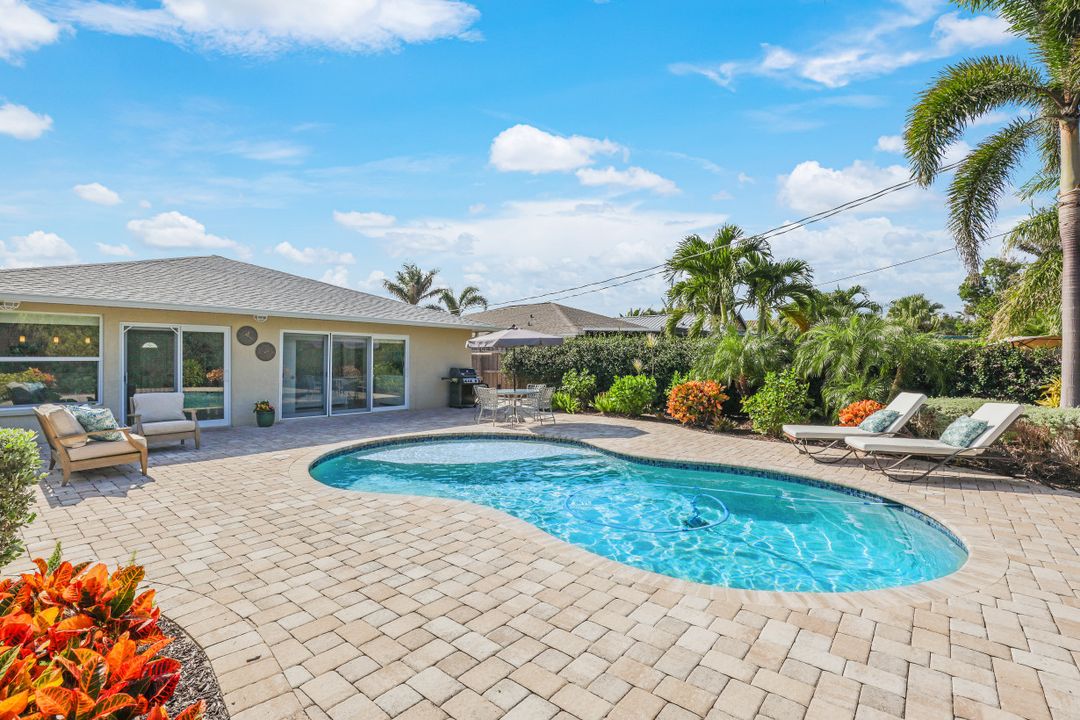 565 98th Ave N, Naples, FL 34108