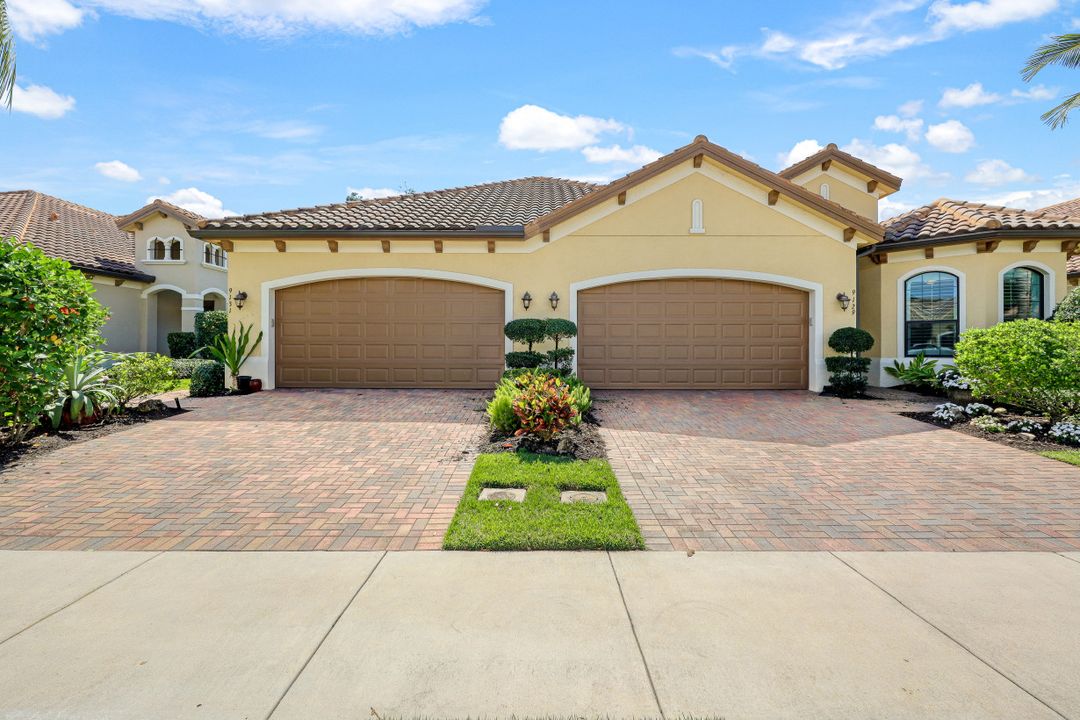 9129 Isla Bella Cir, Bonita Springs, FL 34135