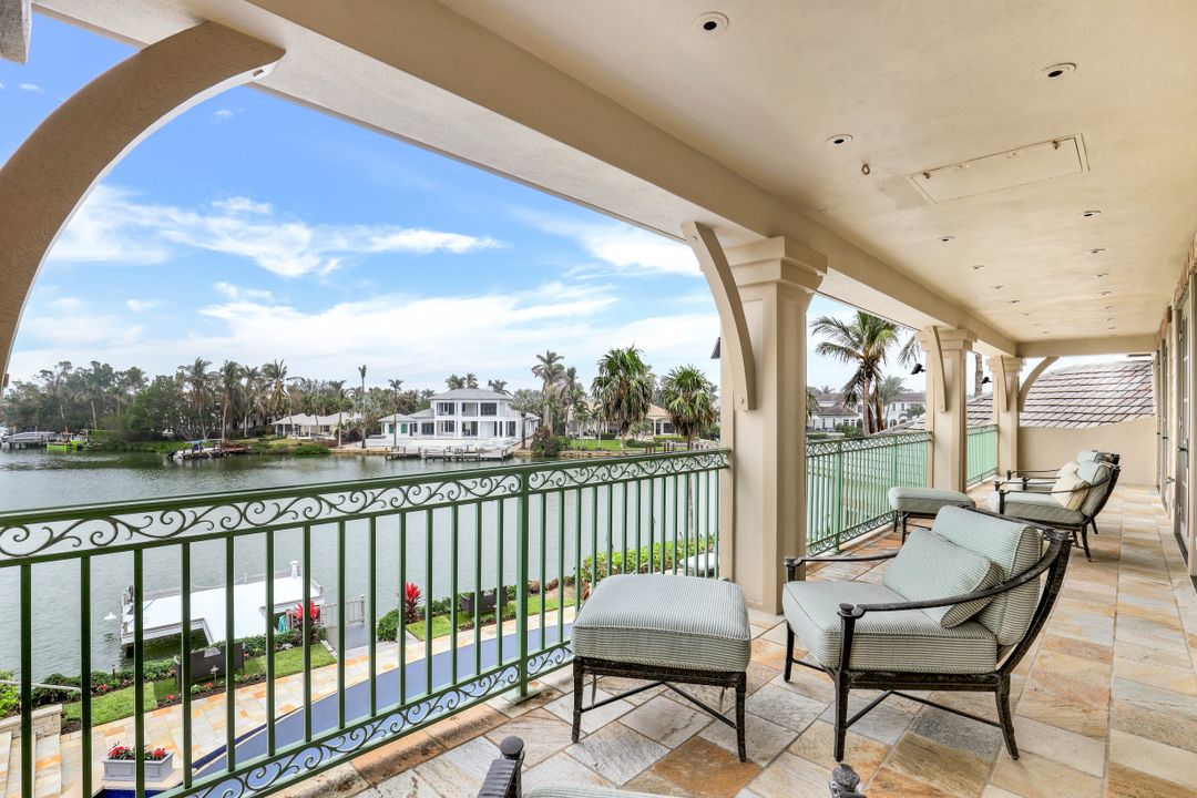 1839 Hurricane Harbor Ln, Naples, FL 34102