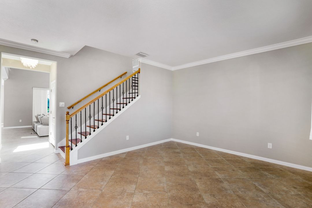 2262 Vermont Ln, Naples, FL 34120