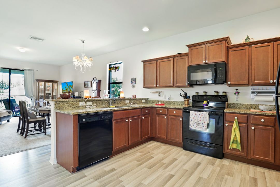 509 SW 28th St, Cape Coral, FL 33914