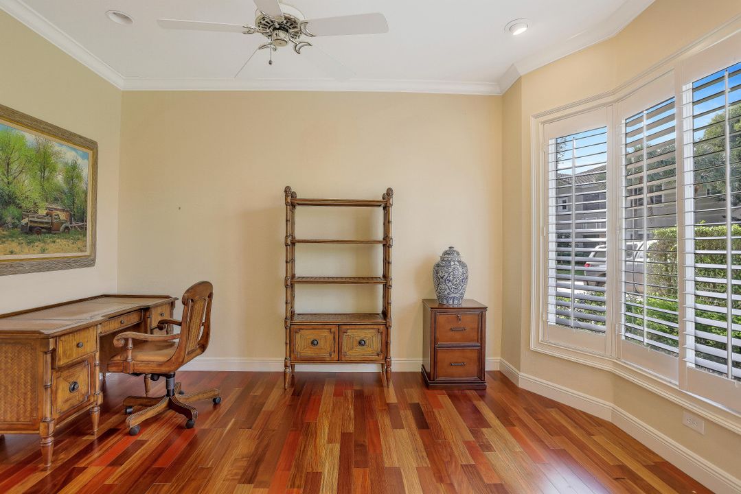 630 Via Mezner #1001, Naples, FL 34108