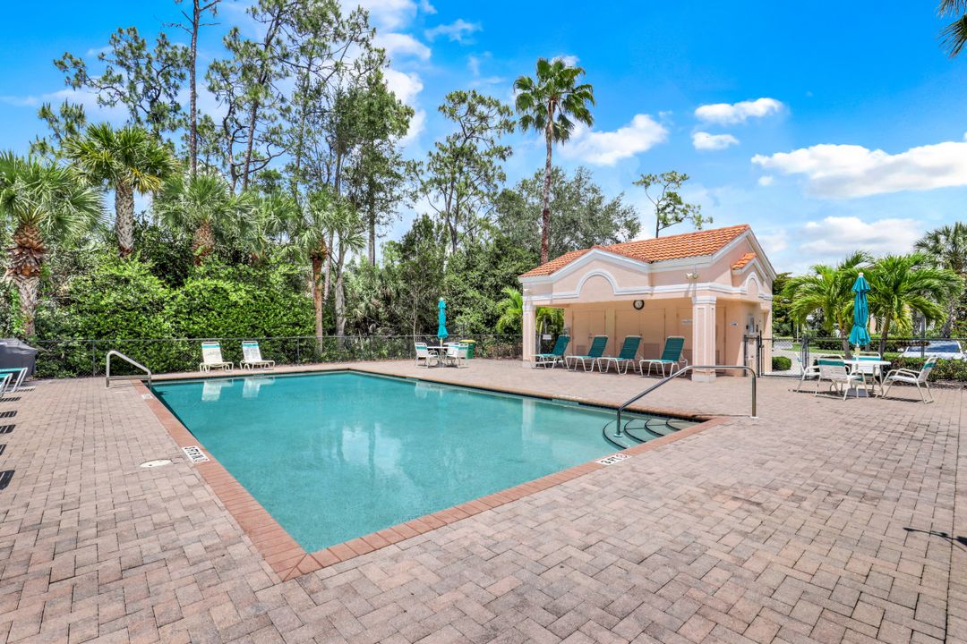 5610 Sherborn Dr #202, Naples, FL 34110