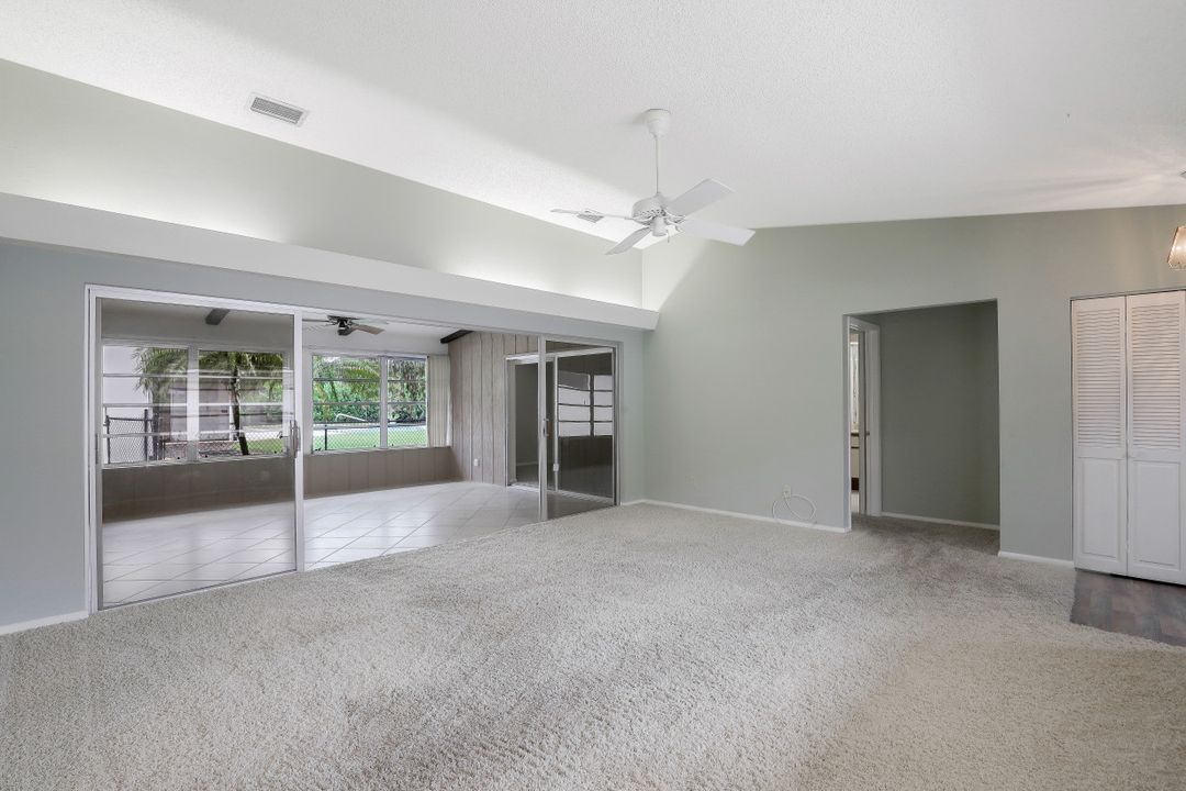 628 104th Ave N, Naples, FL 34108