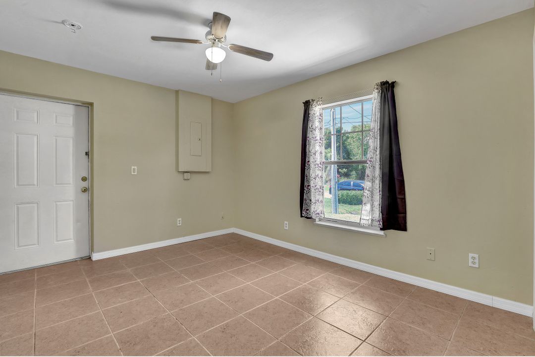 3250 Cottage Grove Ave, Naples, FL 34112