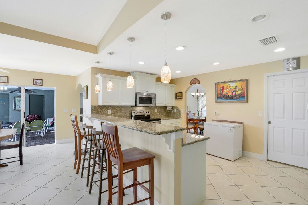 415 SE 17th St, Cape Coral, FL 33990