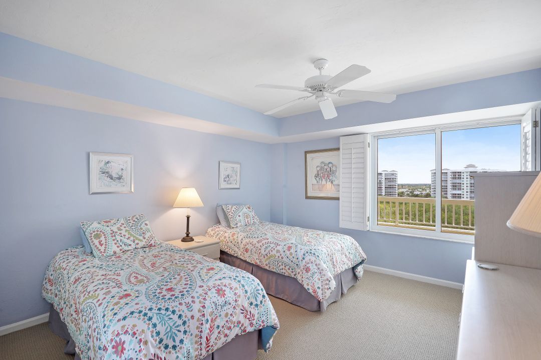 21 Bluebill Ave #905, Naples, FL 34108