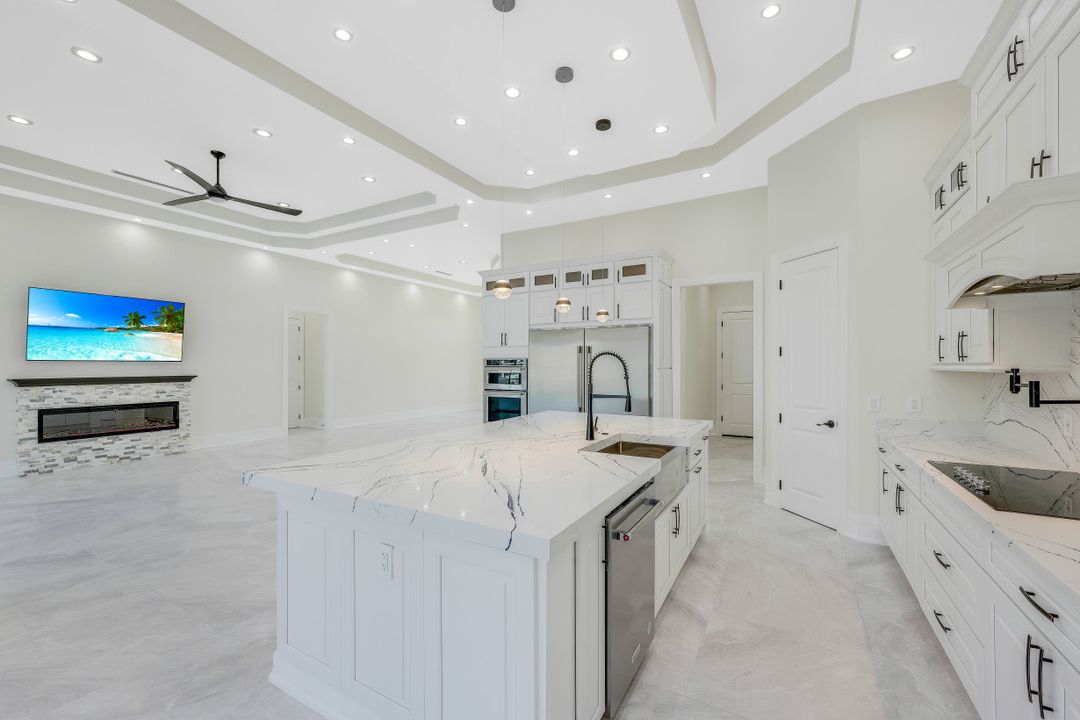 5332 Malibu Ct, Cape Coral, FL 33904