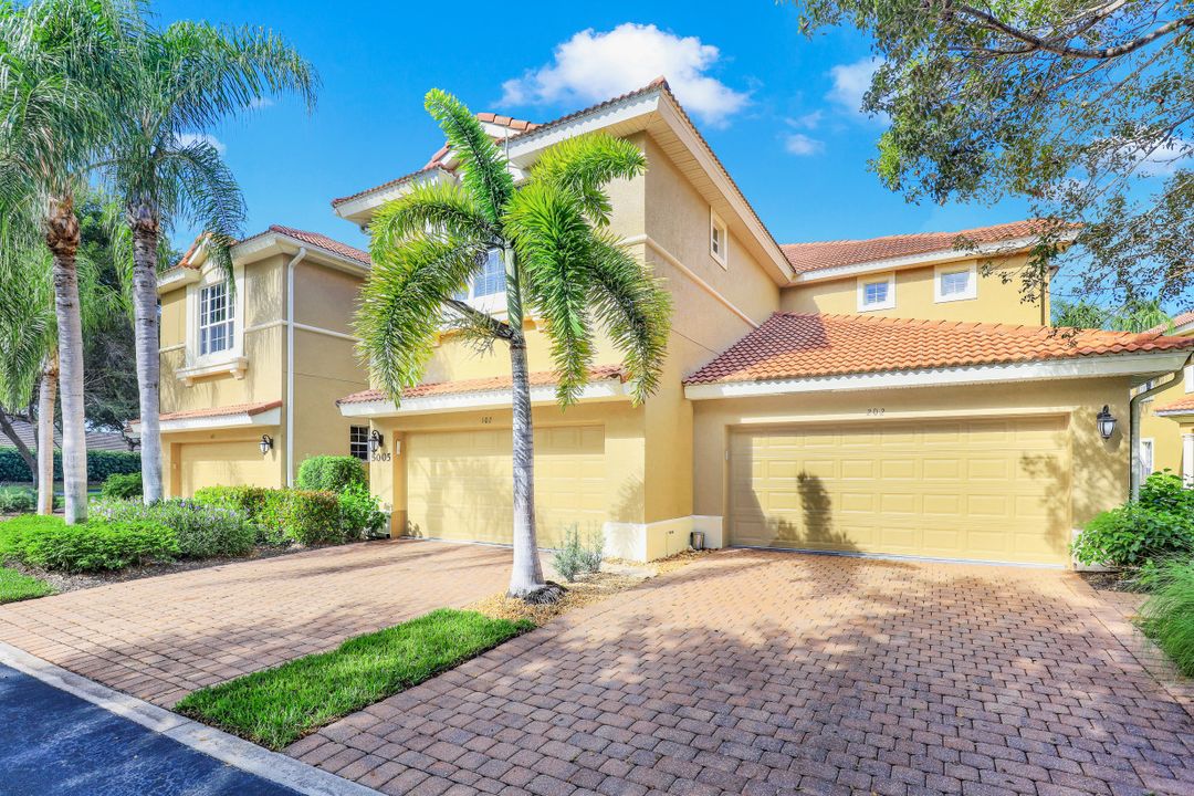 5005 Maxwell Cir #102, Naples, FL 34105