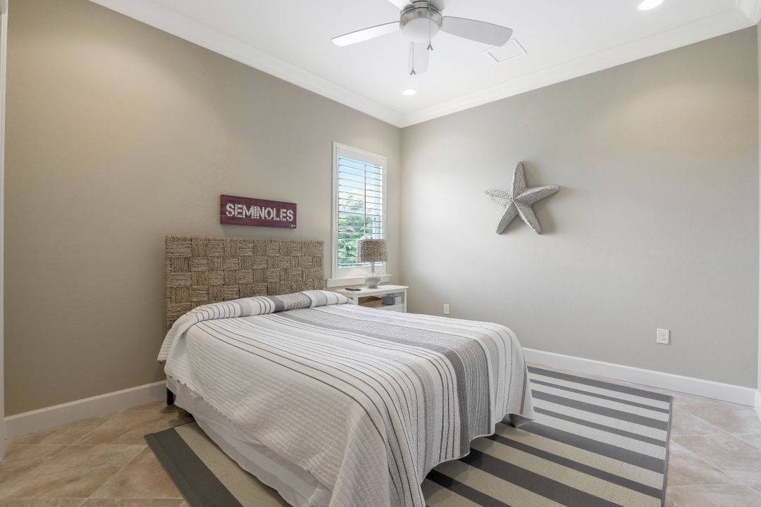 9424 Copper Rock Ct, Naples, FL 34120