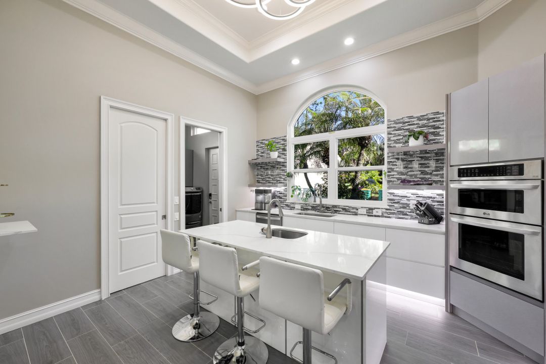 4055 1st Ave SW, Naples, FL 34119