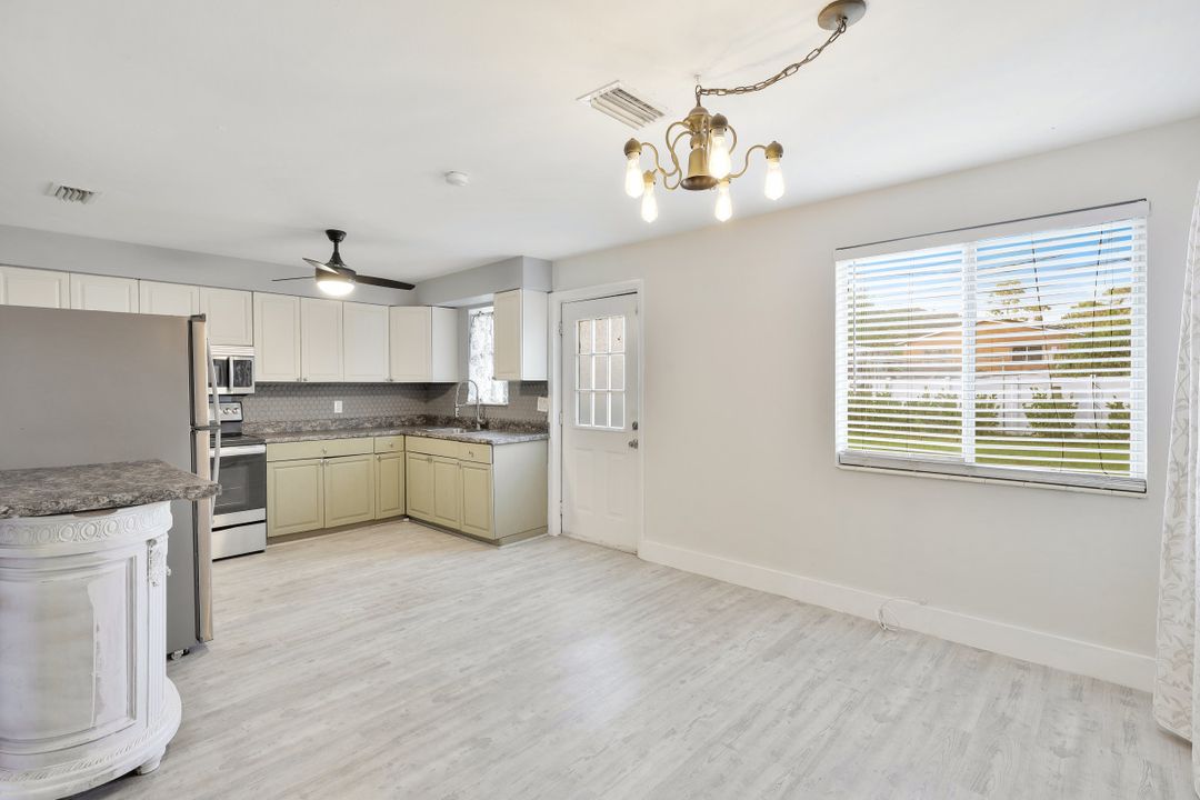 3575 Thomasson Dr, Naples, FL 34112