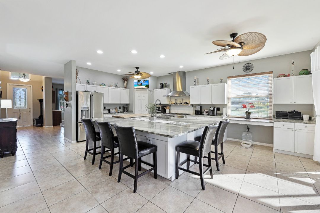 18251 Lynn Rd, North Fort Myers, FL 33917