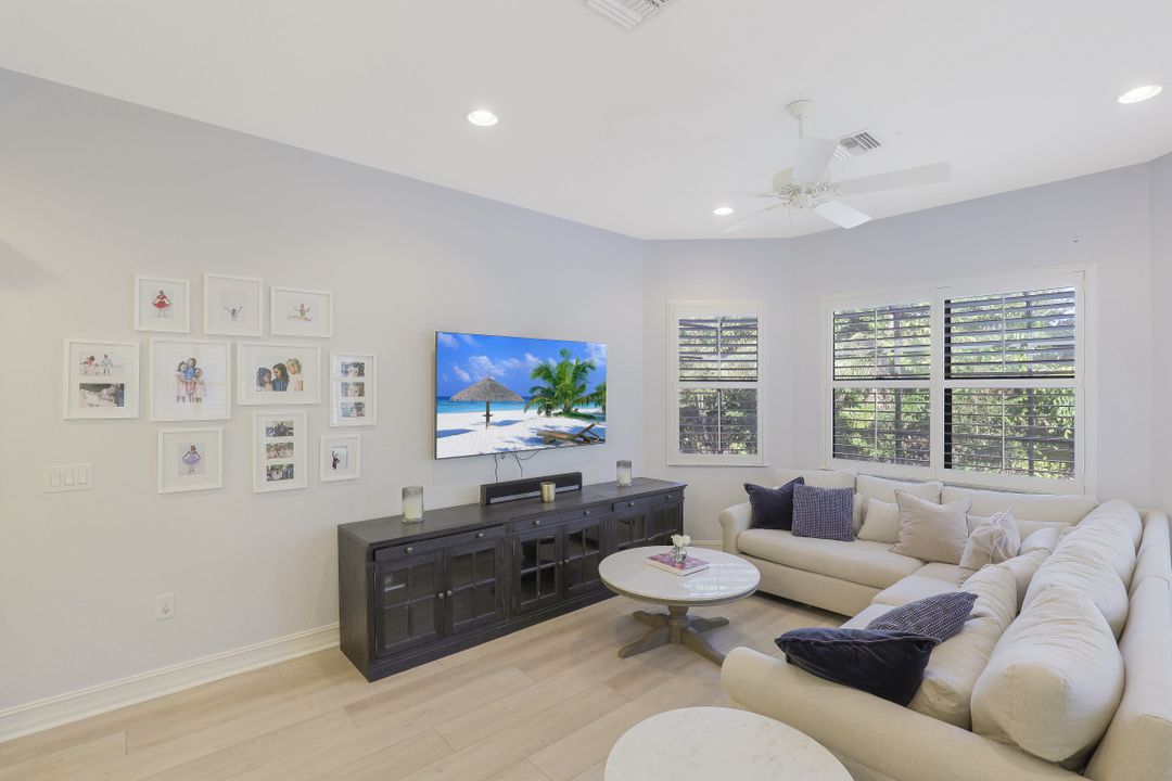 15907 Secoya Reserve Cir, Naples, FL 34110