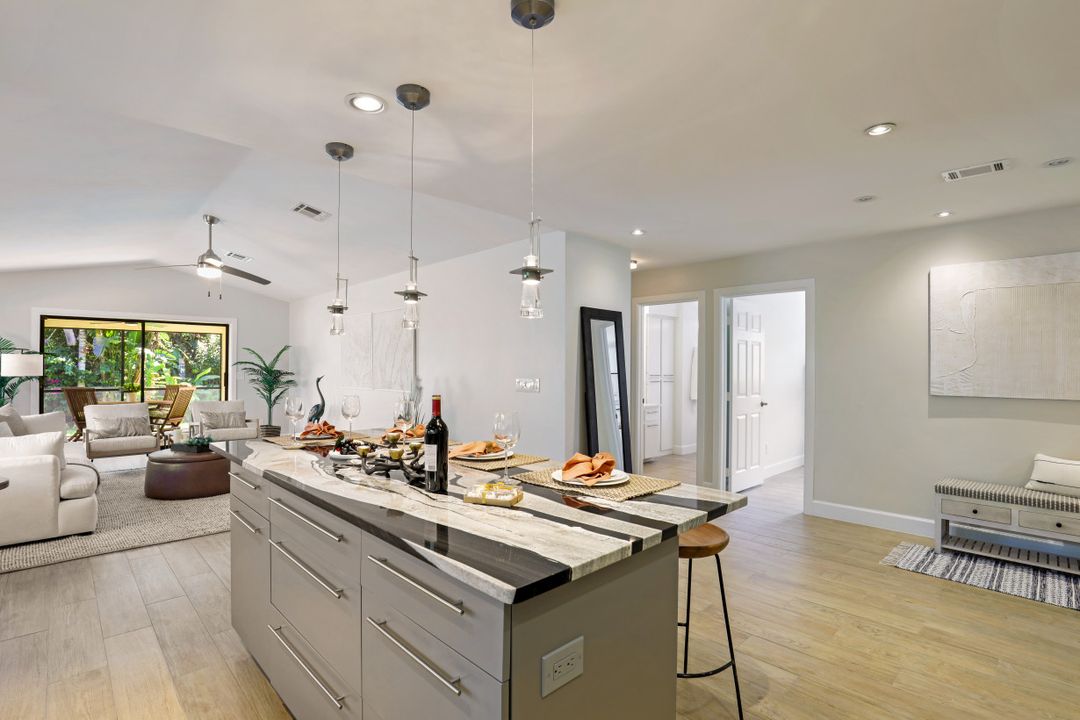 640 98th Ave N, Naples, FL 34108