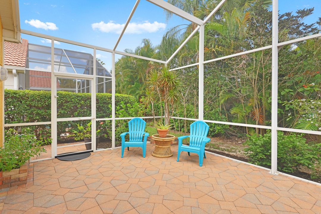371 Pindo Palm Dr, Naples, FL 34104