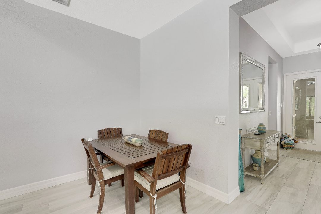 13824 Luna Dr, Naples, FL 34109