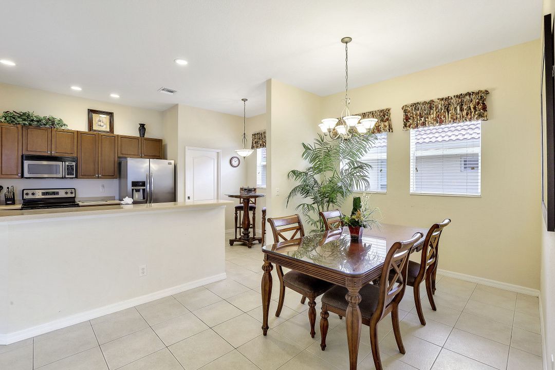 1087 Tivoli Dr, Naples, FL 34104