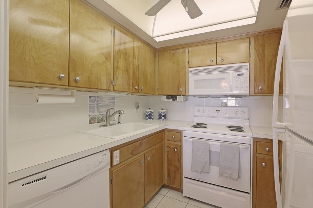 344 Harbour Dr, Naples, FL 34103