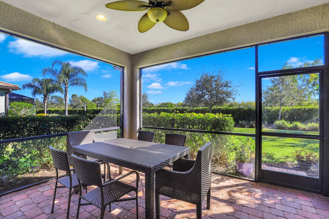 7594 Jacaranda Ln, Naples, FL 34114