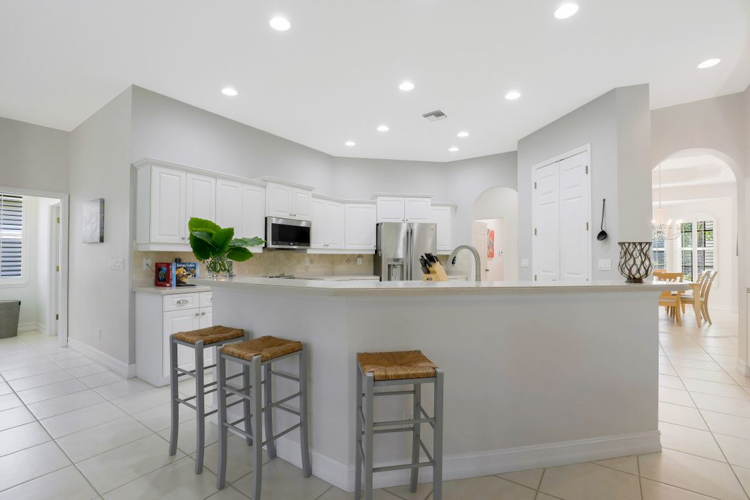 28416 Sombrero Dr, Bonita Springs, FL 34135